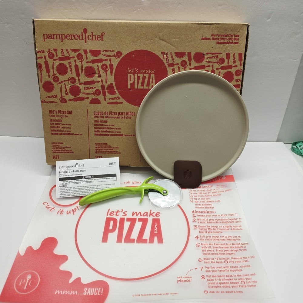 Pampered Chef 1477 "Let's Make Pizza" Kid's Pizza Set With #1387 Pizza Stone NEW